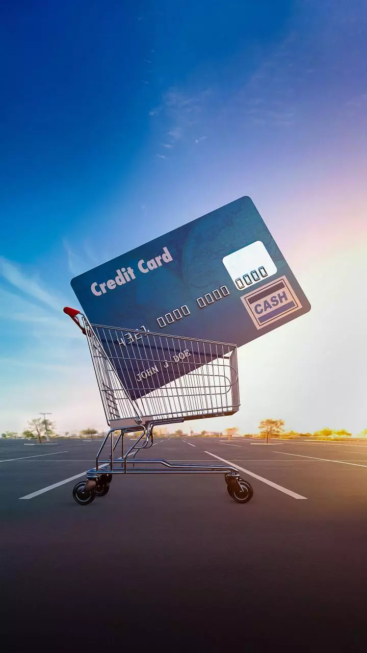 Trump wants to cap credit card interest at 10%