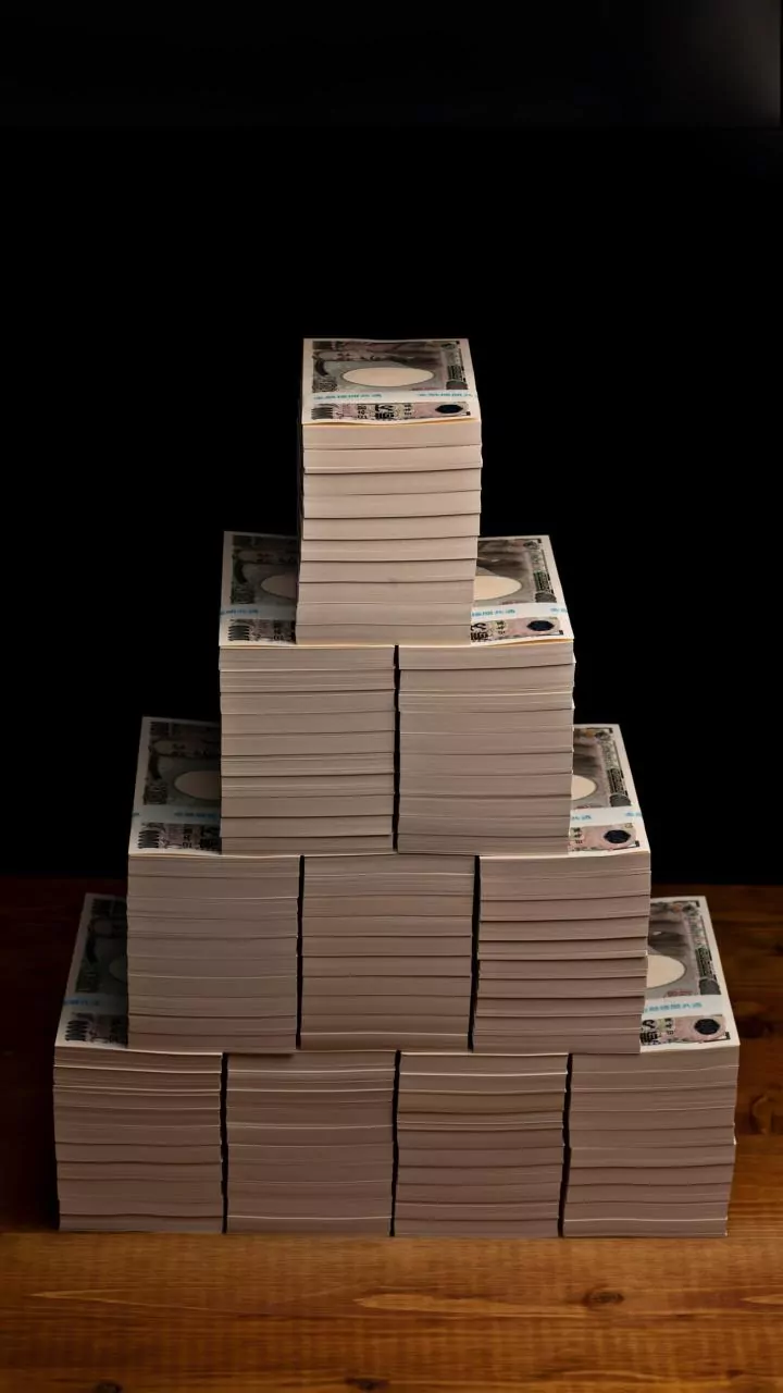 J-K: Chargesheet against man for taking Rs 18 lakh migrant relief while in govt service