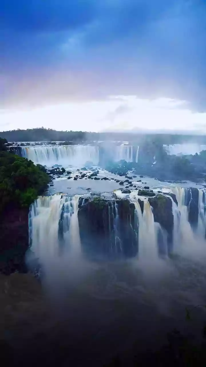 Wonders of the World: A Journey Through Iconic Landmarks and Natural Marvels