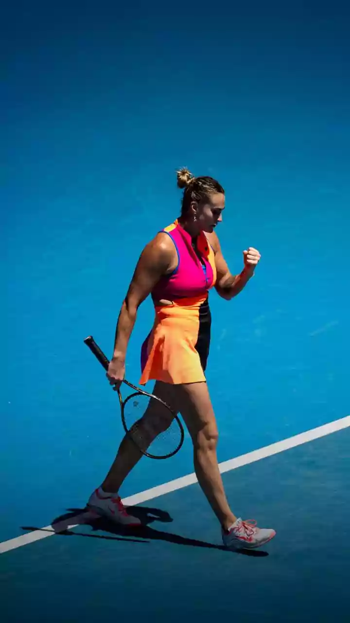 Aryna Sabalenka vira sobre Naomi Osaka e avança às quartas em Madrid