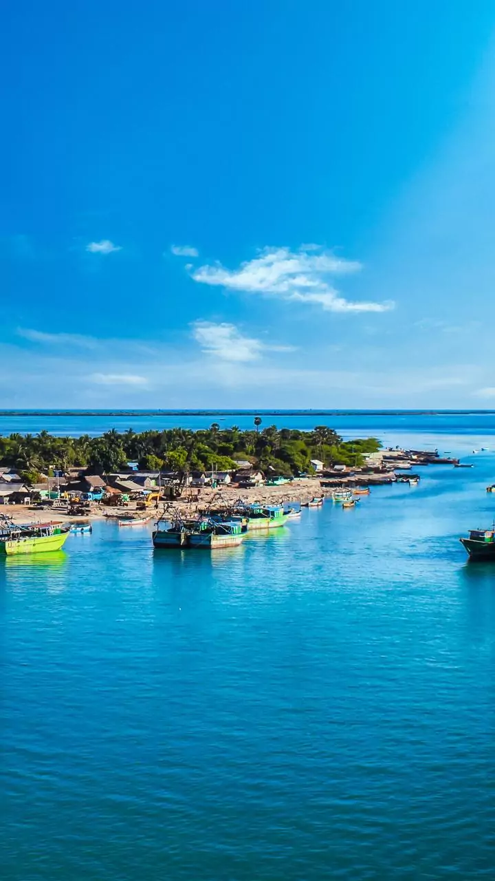 ICG apprehends two Bangladeshi fishing boats, crew members for illegal fishing