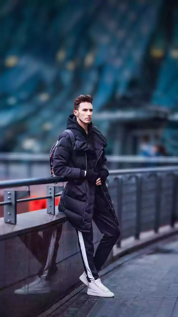 A Style Look at Comfort and Grip in Everyday Rainwear Through the 2026 Monsoon-Footwear Shift