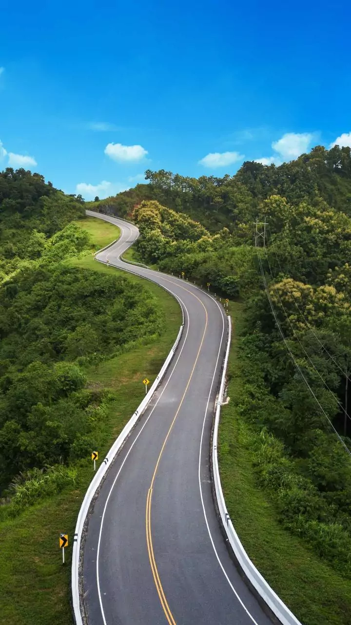 Andhra Dy CM stresses quality, zero irregularities for Rs 2000 cr SASCI funds for rural roads