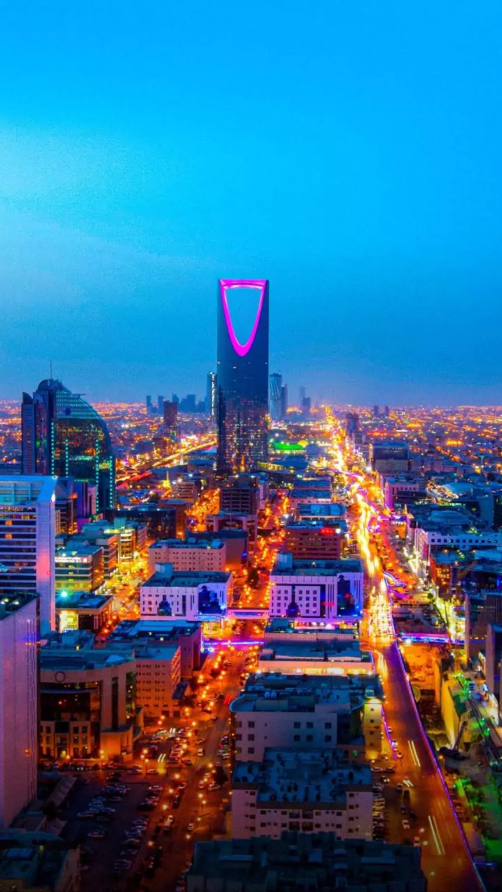 Saudi Arabia Warns US of Houthi Risk at Bab el-Mandeb After Hormuz Blockade: Report