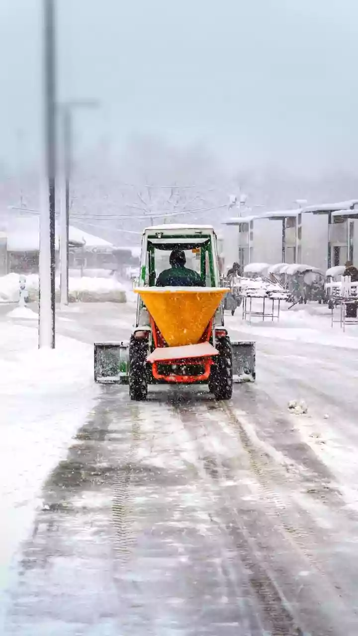 Pro Strategies for Ice-Free Sidewalks: How Businesses Keep You Safe