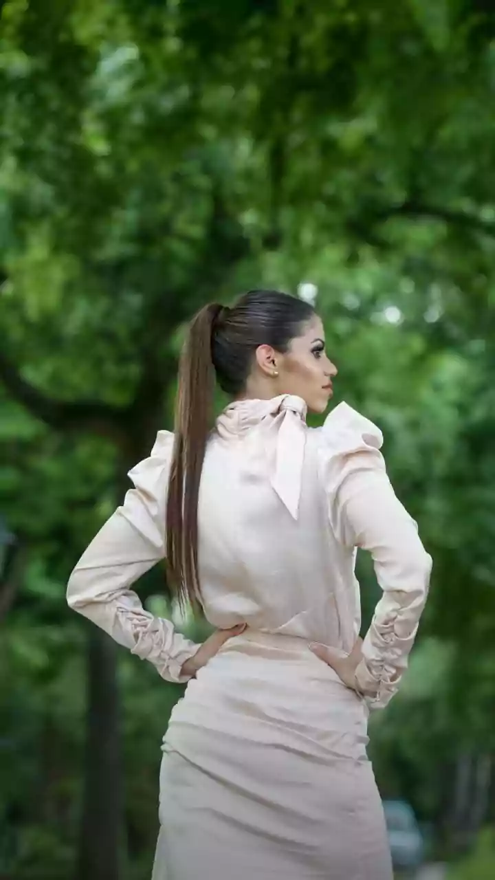 Want a classy hairstyle? Try a side-parted ponytail