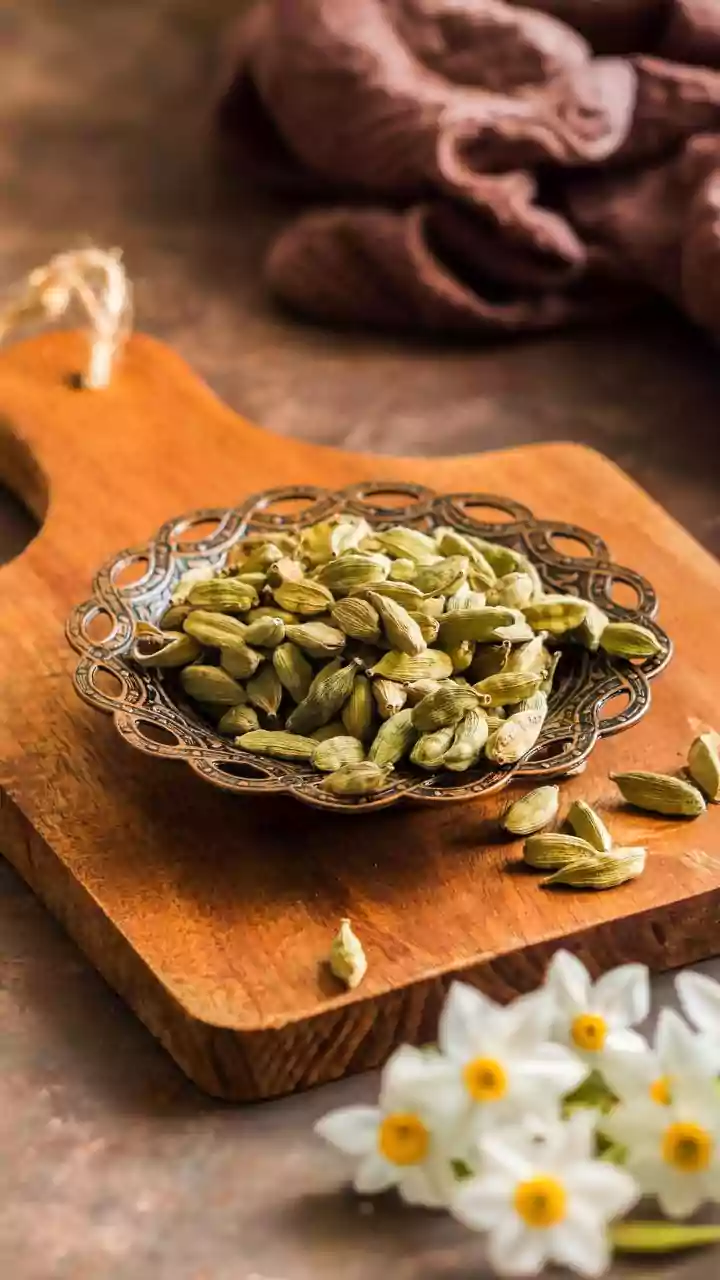 Saffron & Cardamom: The Golden Duo to Elevate Your Culinary Creations