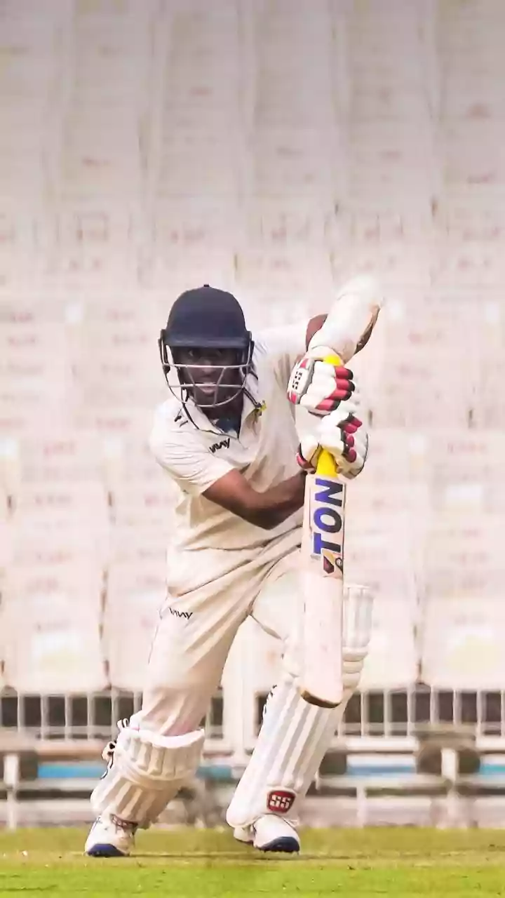 Bengal’s Abhimanyu Easwaran gets run out unusually while going for drinks