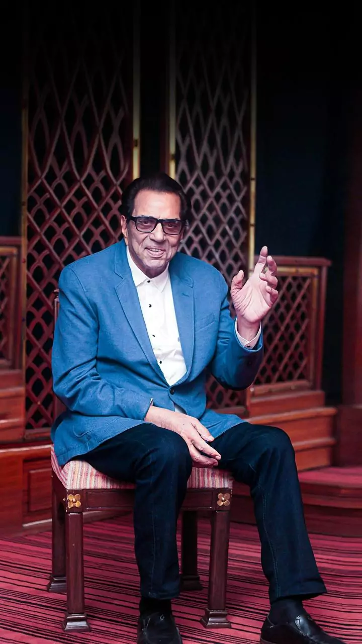 Hospital staffer arrested for filming Dharmendra in ICU