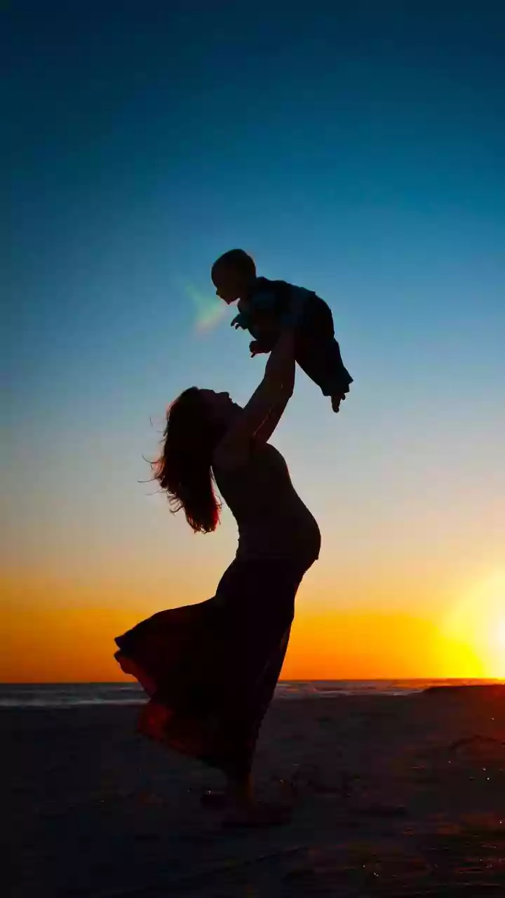 Liburan Perdana Bareng Baby Soleil, Alyssa Daguise Pilih Outfit Netral Bernuansa Quiet Luxury