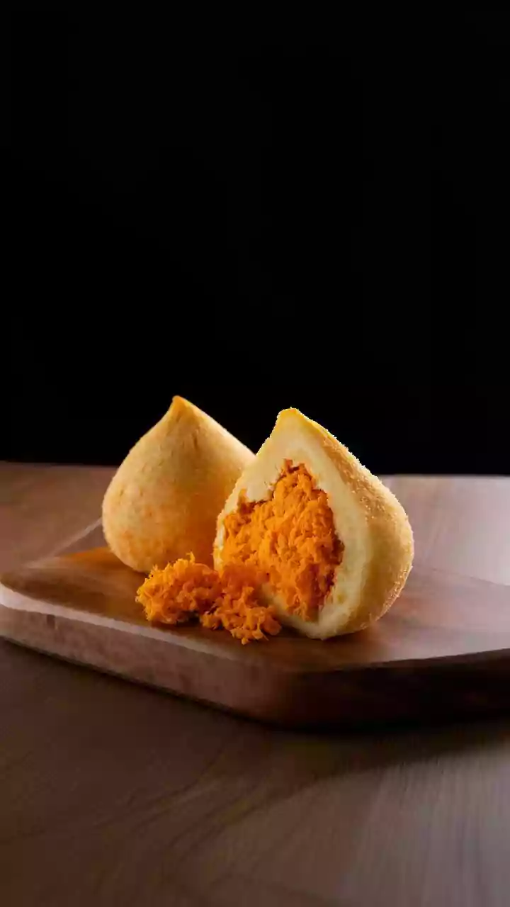 Coxinha de batata-doce com frango na airfryer