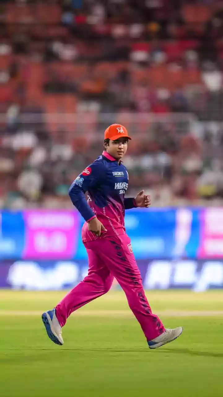 IPL 2026: Riyan Parag seen scolding Vaibhav Sooryavanshi after missed century during RR vs GT clash