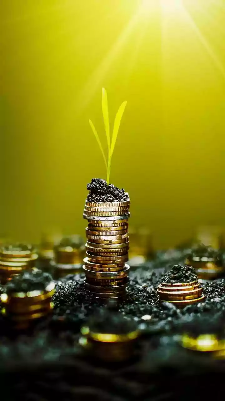 Silver's Shining Path: 2026 Upside & Market Insights