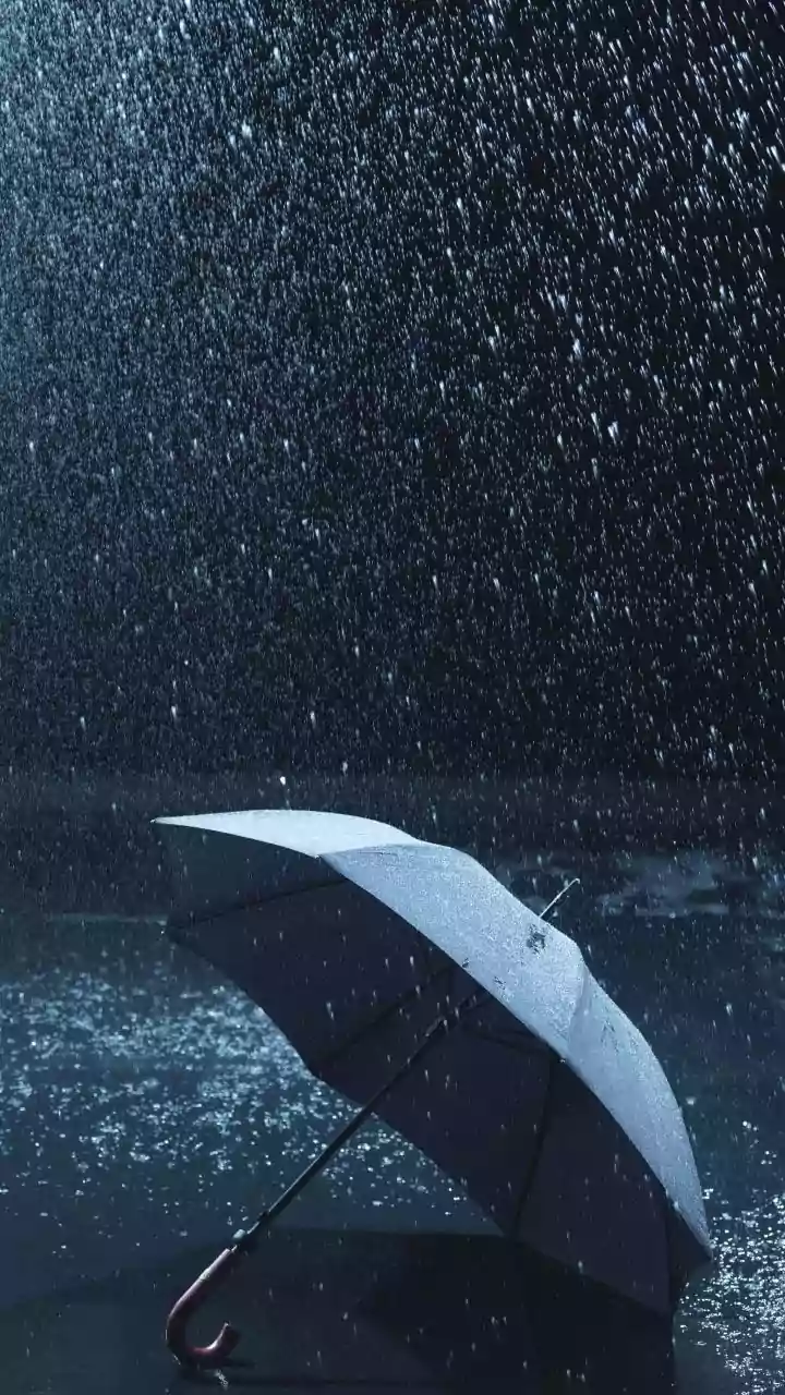 Heavy Rain Closes Roads in Himachal Pradesh