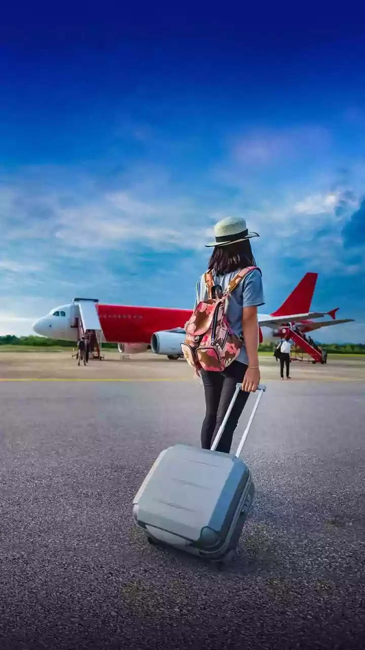 Bollywood Buzz: Paparazzi, Parties, and Airport Glam!