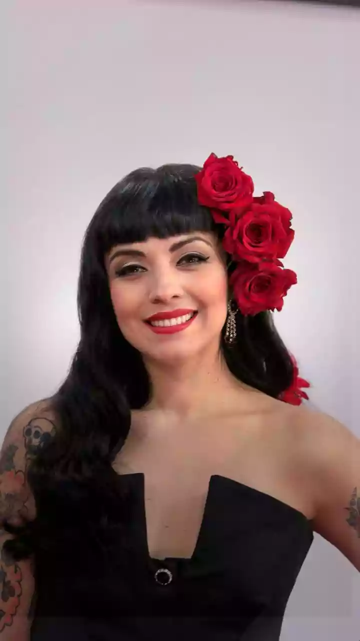 Why fresh Flowers Can Turn A Simple Bun Into A Festive Hairstyle