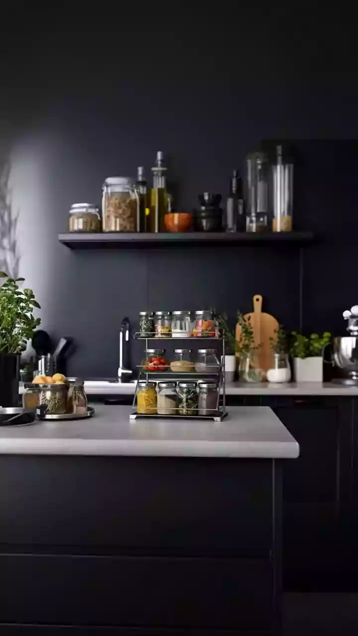 Mild Bases and Flexible Finishes Simplify Mixed-Spice Households