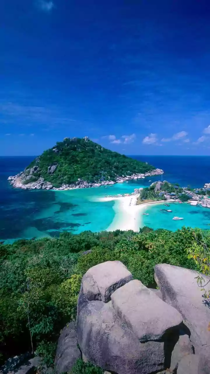 A Closer Look At Crowded Beaches In Thailand In Thai Tourist Hotspots To Reconsider