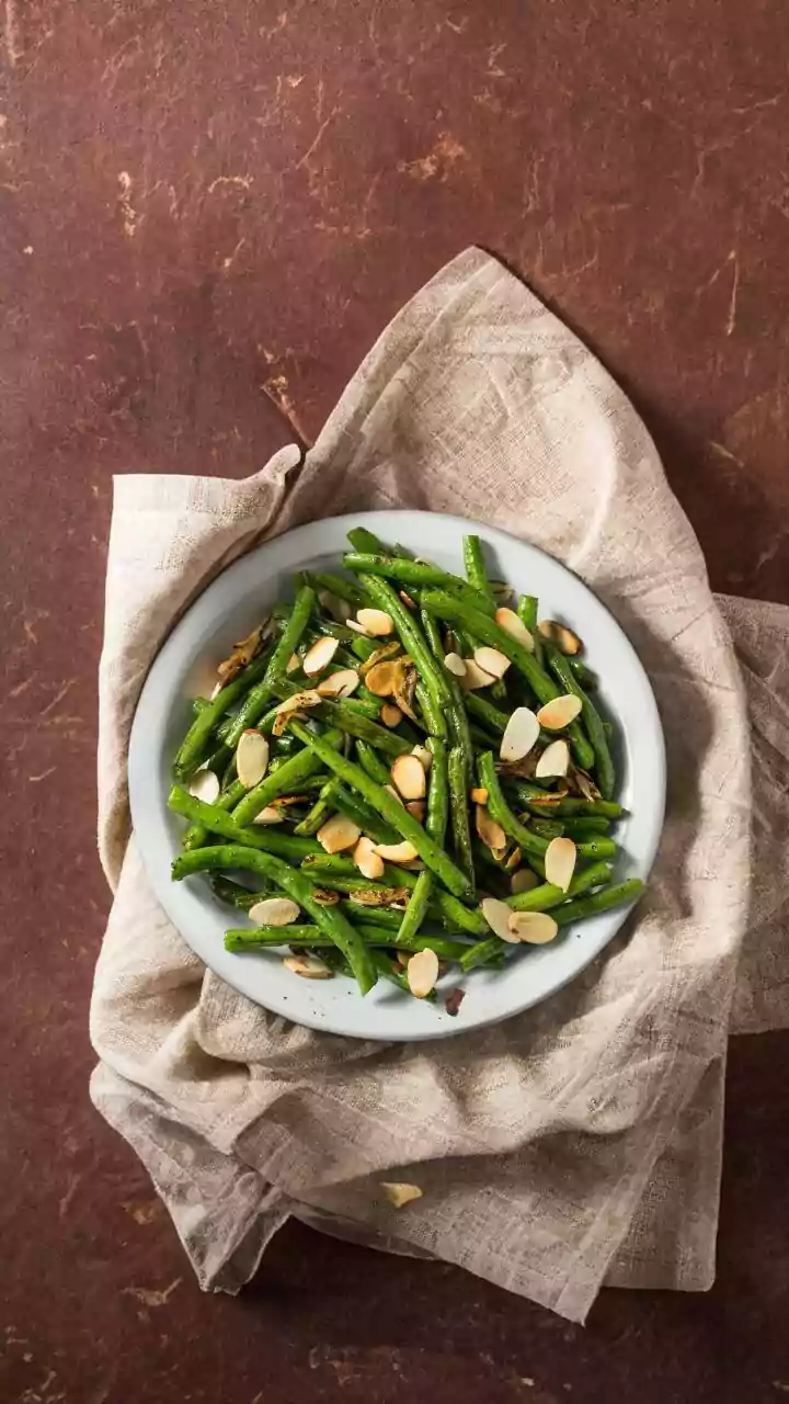 Make these awesome vegetarian dishes with green beans-almonds