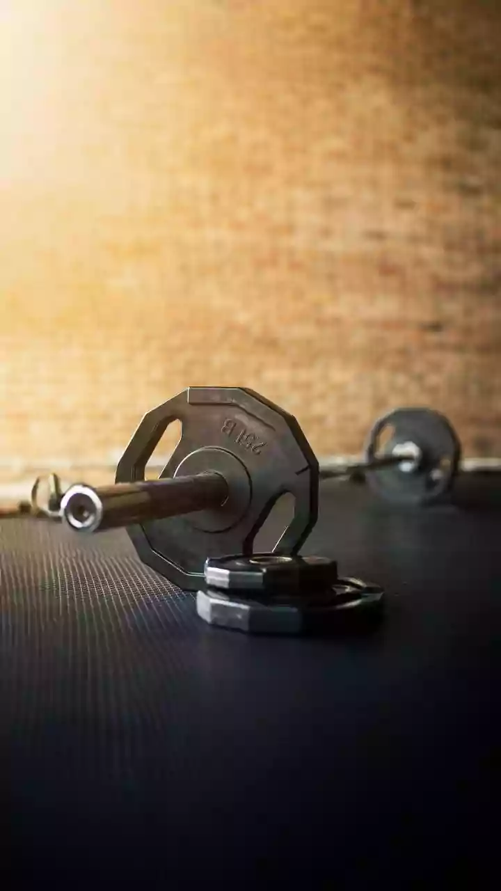 Why Total Daily Protein Targets Matter Far More For Strength Than Immediate Post Workout Timing
