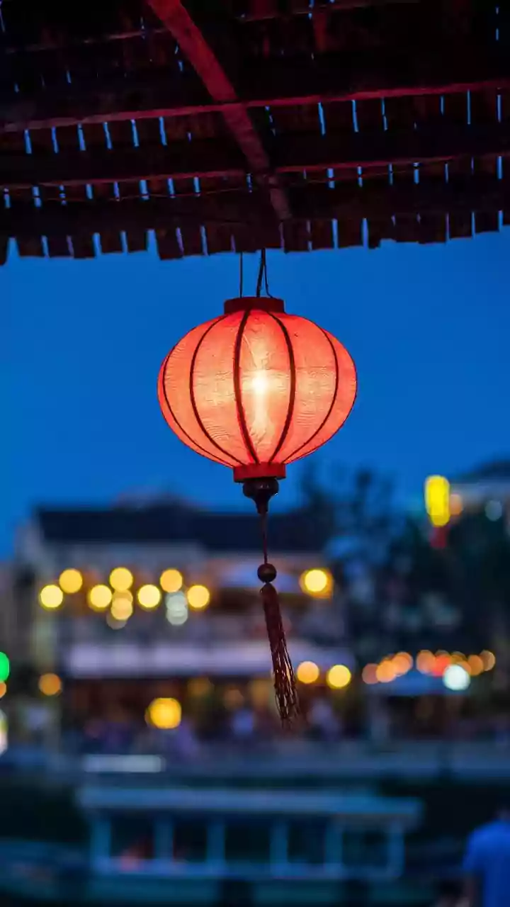 A 75-Year-Old's Hidden Spirit: A Culinary Journey with Grandma in Hoi An