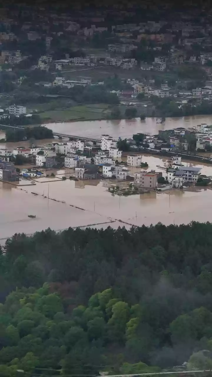 Cyclone Arnab inundates 70,000 hectares of crops in Andhra Pradesh