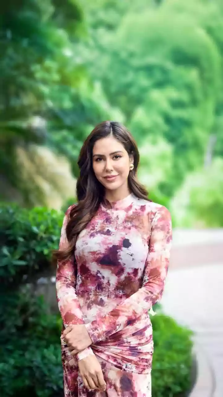 Sonam Bajwa Channels Modern Grace In A Blush-Toned Anarkali At Border 2 Event