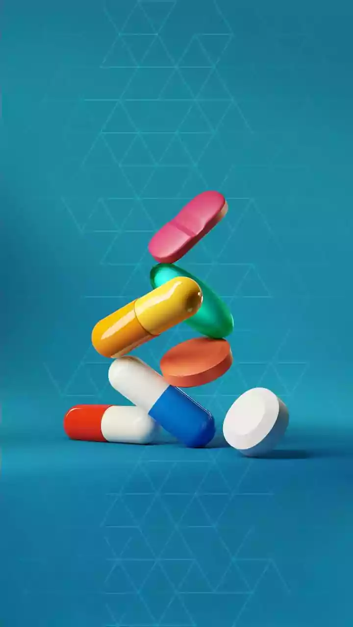 Kim Kardashian's 35 Supplements Daily: Experts Warn of Hidden Dangers and 'Pill Fatigue'
