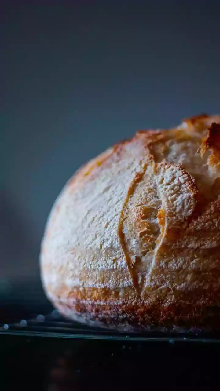 Sourdough discard eco-baking guide gains traction among eco-conscious urban millennial cooks