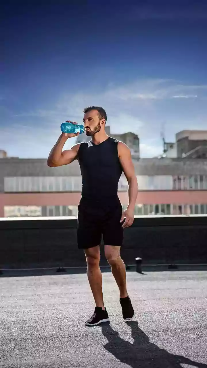 Why Short Hot-Cold Water Rotations Are Redefining Urban Runner Recovery Habits
