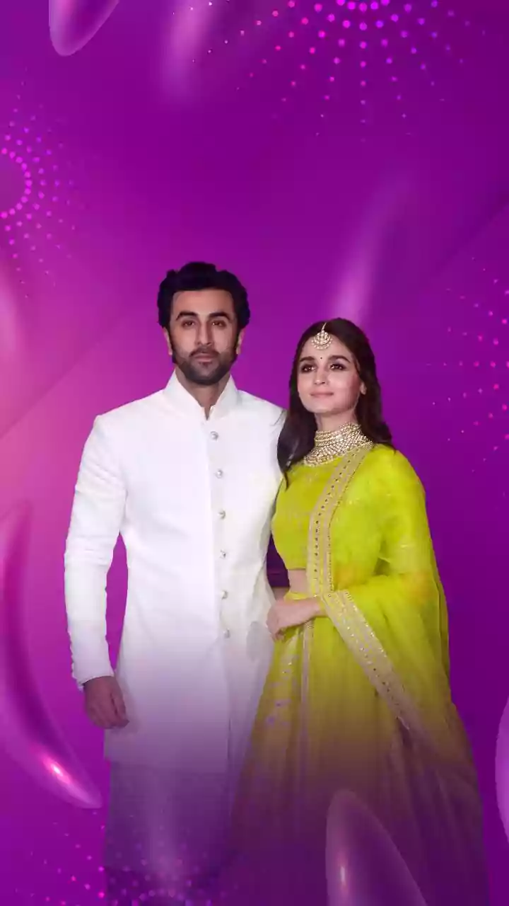 Alia Bhatt Holds Ranbir Kapoor Close, Smiles At Raha At Family Christmas Dinner 'Wrapped In Love'