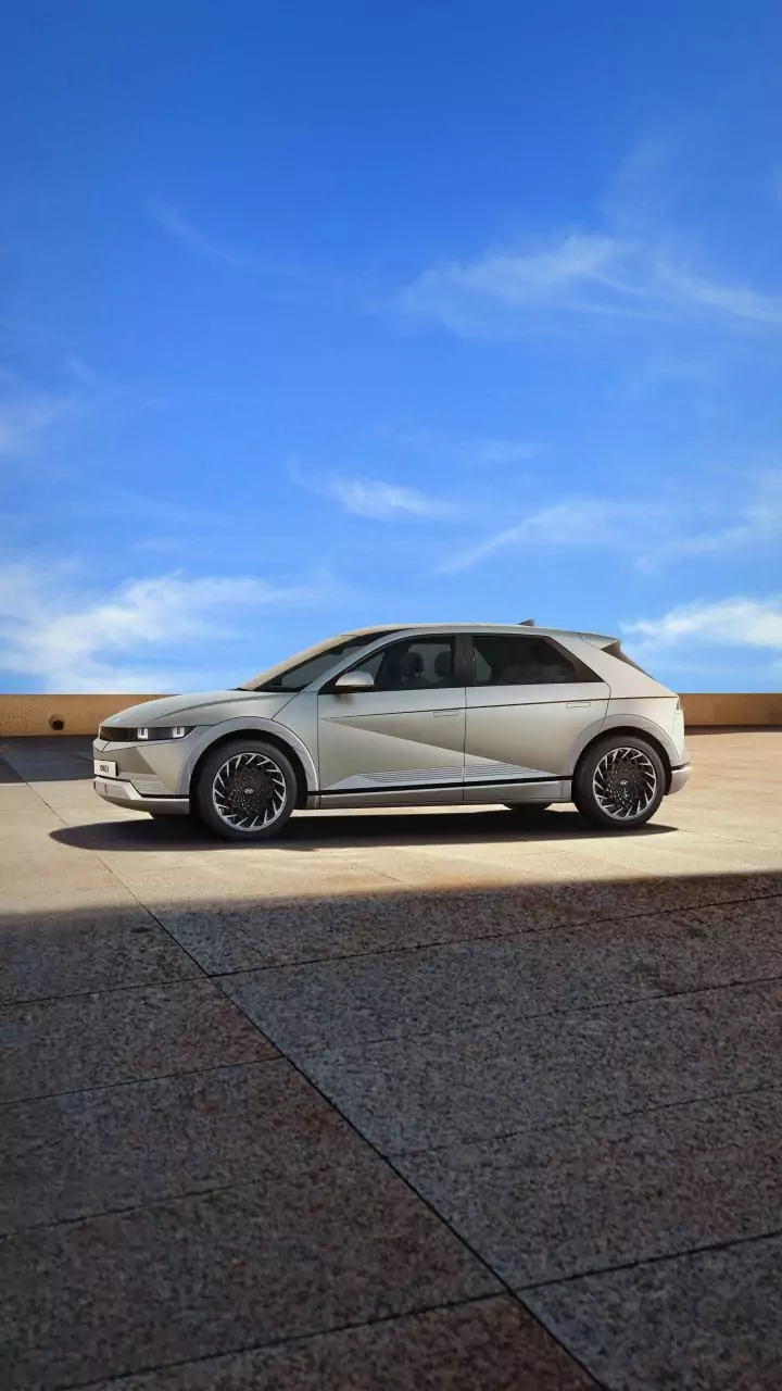 Hyundai Ioniq 3: Hyundai's new electric hatchback is here