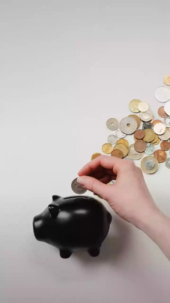 Why Pausing Before Online Purchases Protects Your Savings Account Balance From Impulse Leaks