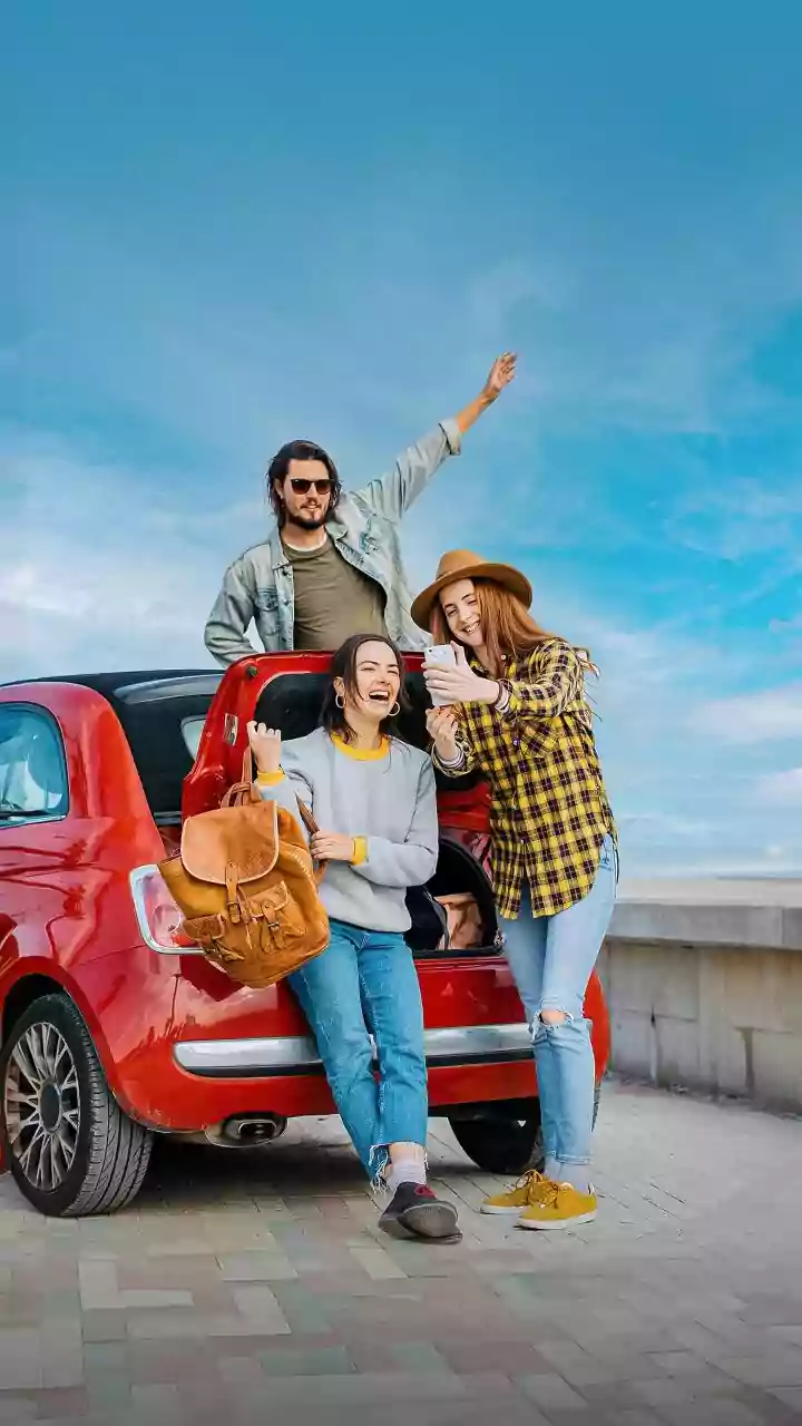 Young Travellers Need a Plan If a Shared Vehicle Arrives Early
