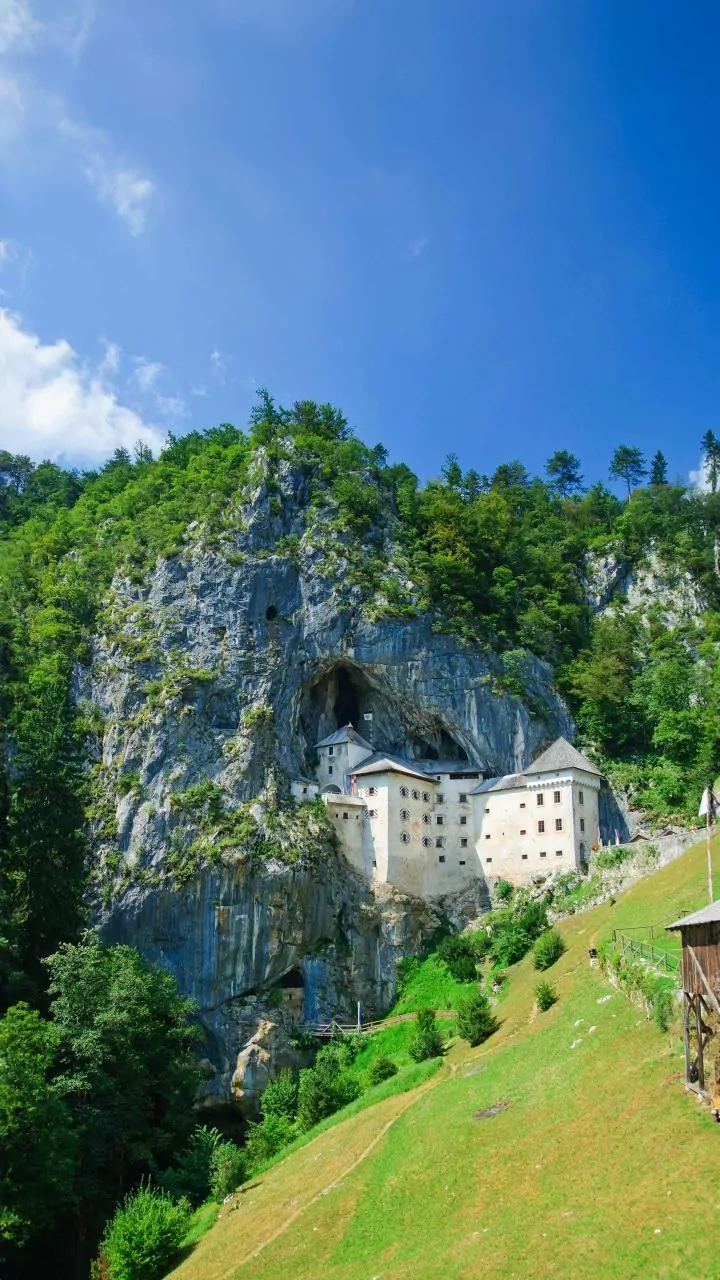 Eslovênia: Conheça a Caverna de Postojna e o Castelo de Predjama