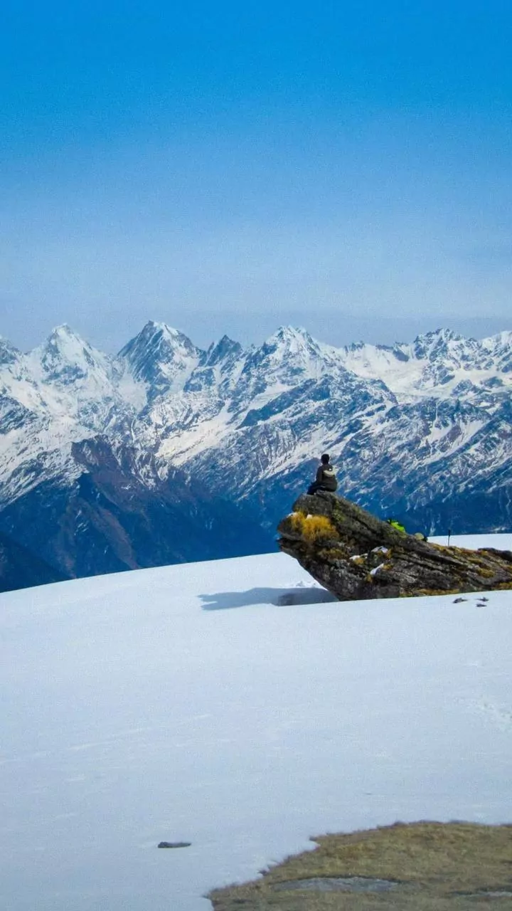 Kashmir's Tourism Rebound: Frozen Waterfalls & Heli-Skiing!