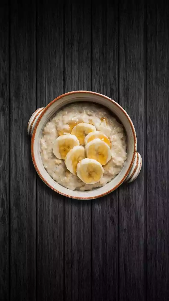 A Simple Way To Change Up Oats: A Guide To Cardamom Pear Oatmeal