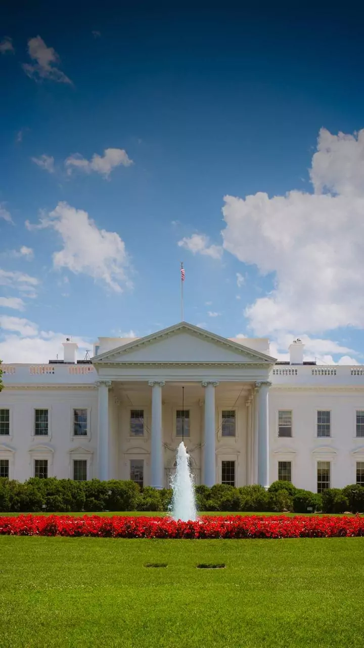 Nicki Minaj calls herself Trump's"number 1 fan"at D.C. summit