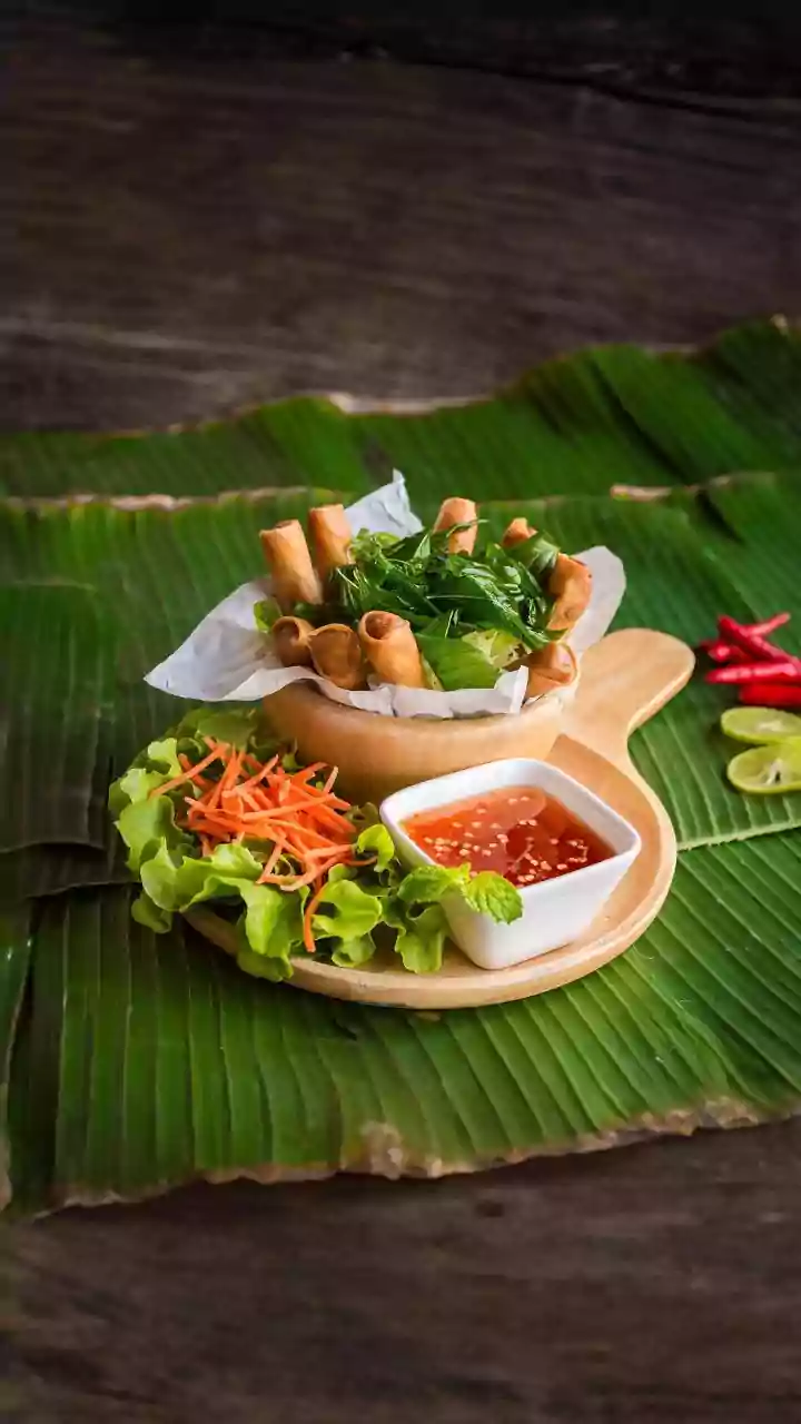 How Young Indian Travellers Eat Cheaply At Warungs While Exploring Bali