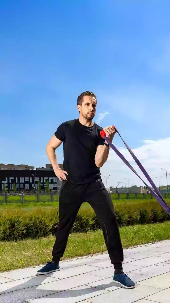 Fix Muscle Asymmetry Easily Incorporating Unilateral Band Workouts Safely