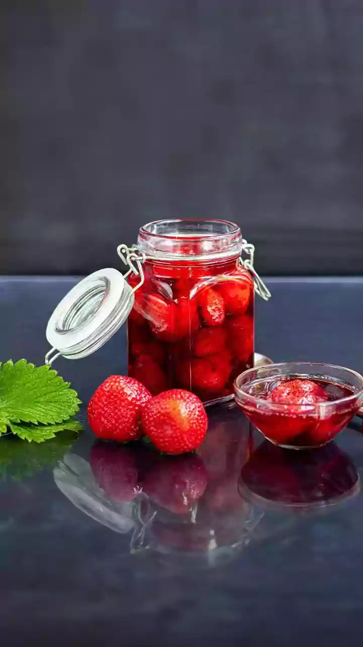 Effortless Homemade Strawberry Topping: A Sweet & Glossy Delight for Every Dessert