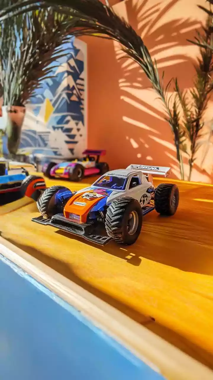 British engineer smashes R/C car speed record with drone-inspired design