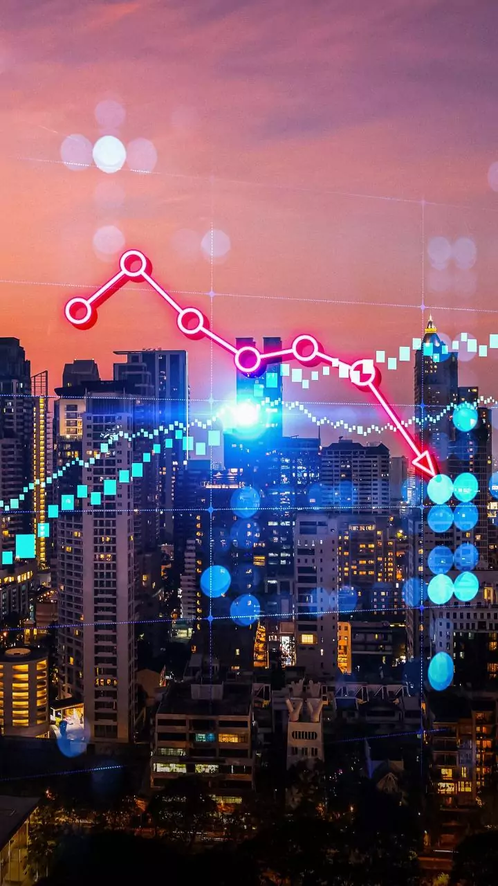Stock Market: Sensex, Nifty rebound buy face volatility; FII selling continues