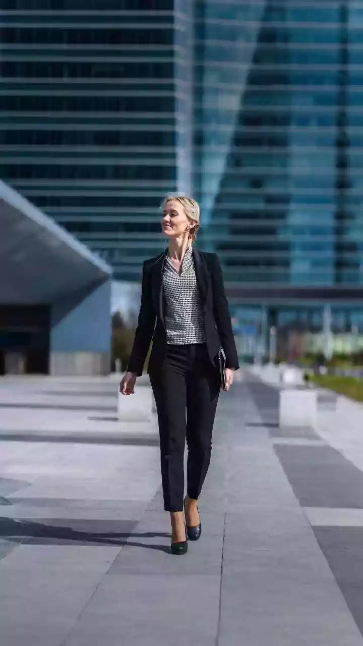 How Low-Intensity Walking Drives Zone-2 Cardiovascular Gains For Desk Workers