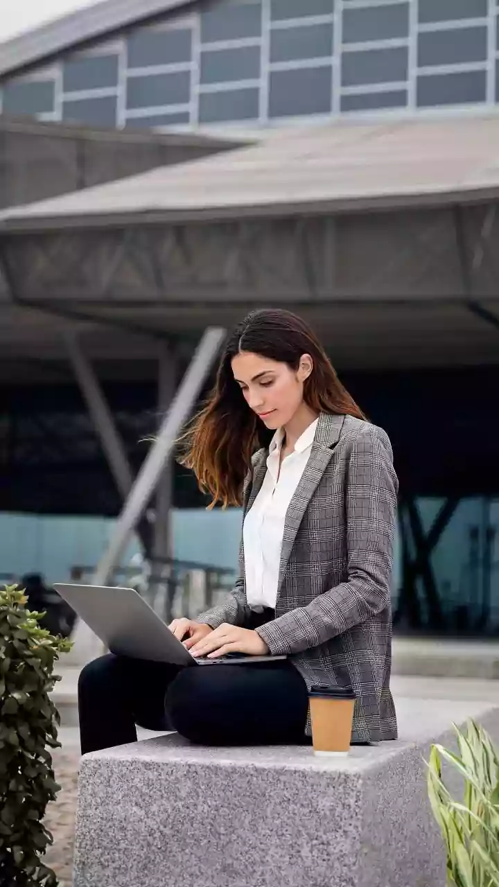 These AI tools make hybrid working smooth