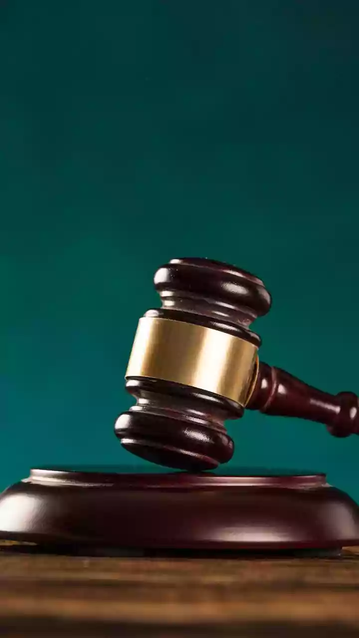 US appeals court blocks Trump's mail-in voting order