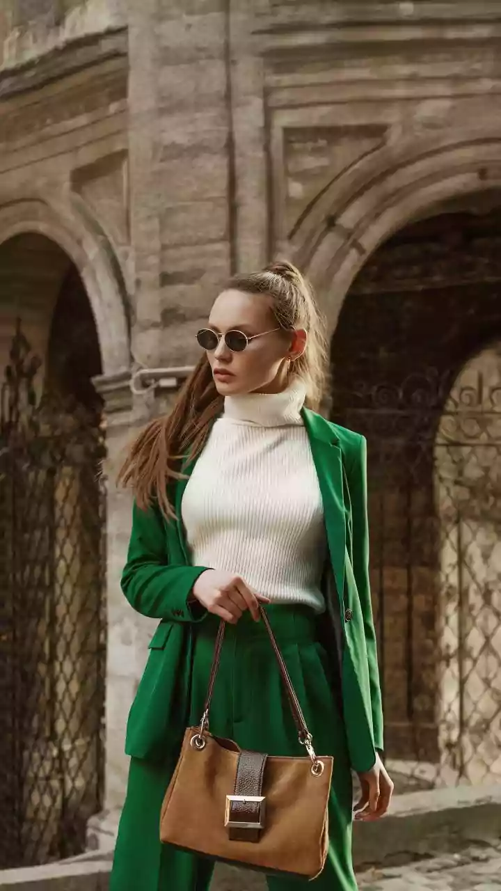 Simple Ponytail Changes Can Refresh an Everyday Hairstyle without Complex Styling