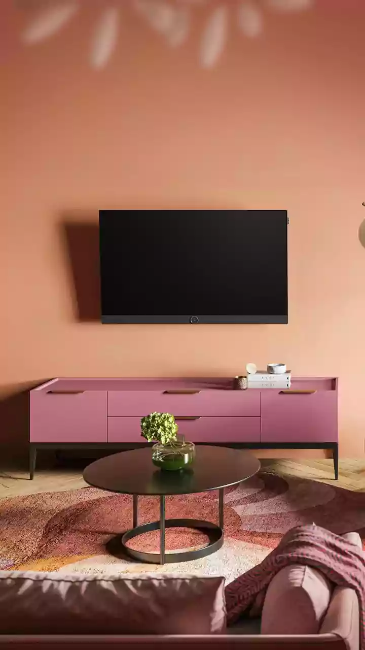 Start Statement Sofa Shopping with Room Scale, Not Just Colour Impact Alone after the 2026 Bold-Sofa Revival
