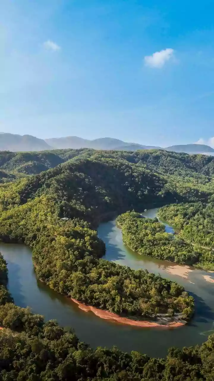How Choosing Eco-Friendly Stays In The Western Ghats Minimises Environmental Footprints During Mindful Weekend Trips
