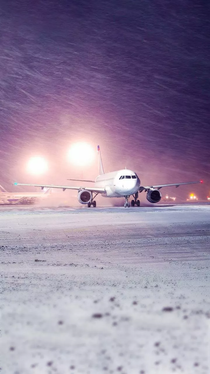 Dense fog disrupts ops at Delhi airport; over 60 flights cancelled